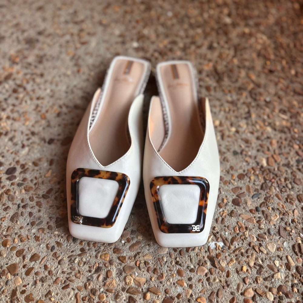 Sam Edelman Cream Slip-On Mules w/ Tortoise Buckle – Size 9.5
